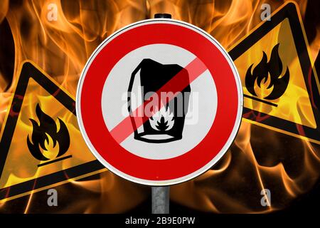 PHOTOMONTAGE, sky lantern no parking sign and fire warnings, symbolic photo for danger of fire by sky lanterns, FOTOMONTAGE, Himmelslaterne-Verbotssch Stock Photo