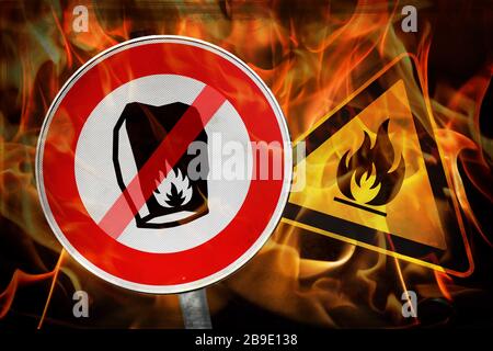 PHOTOMONTAGE, sky lantern no parking sign and fire warning, symbolic photo for danger of fire by sky lanterns, FOTOMONTAGE, Himmelslaterne-Verbotsschi Stock Photo