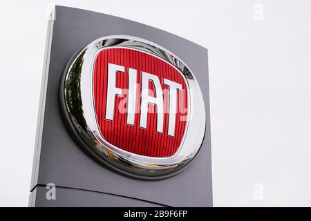Bordeaux , Aquitaine / France - 10 14 2019 : Fiat dealership sign logo on car store Italian automobile manufacturer Stock Photo