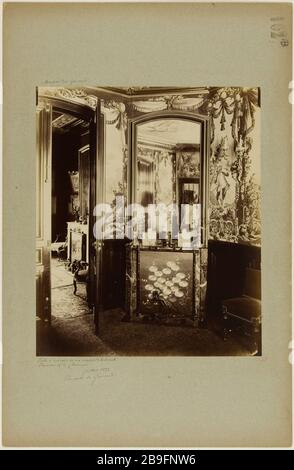 GONCOURT HOUSE, 53 BOULEVARD Montmorency, DINING ROOM, CHIMNEY PANEL, 16TH DISTRICT Maison des Goncourt, 53 boulevard Montmorency, salle à manger, panneau de la cheminée. Paris, XVIème arr., juillet 1883. Photographie de Ferdinand Lochard. Paris, musée Carnavalet. Stock Photo