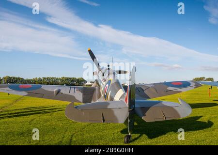 Supermarine Spitfire Mk IX MH434, Goodwood Revival 2018, West Sussex UK Stock Photo