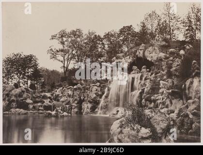 Grand Cascade, Bois de Boulogne, 16th district Grande Cascade, bois de Boulogne, 16ème arrondissement. Tirage sur papier albuminé à partir d'un négatif sur verre au collodion humide. 1858-1862. Photographie de Charles Marville (1813-1879). Paris, musée Carnavalet. Stock Photo