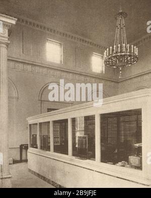 First National Bank, Aberdeen, Maryland. Interior Lobby. Henry P. Hopkins, Architect. L.H. Fowler, Associate Architect (1922) Stock Photo