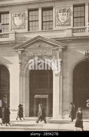International Mercantile Marine Building, Number 1 Broadway, New York. Main entrance. Walter B. Chambers, Architect (1922) Stock Photo