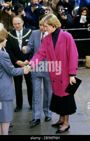 The Princess of Wales, Princess Diana, visits the Relate Marriage Guidance Centre in Barnet, north London, England. 29th November 1988. Stock Photo