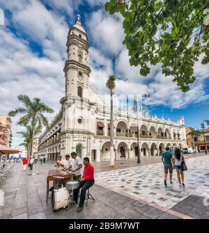 Palacio Municipal, musicians, at Plaza de Armas (zocalo) in Veracruz, Mexico Stock Photo
