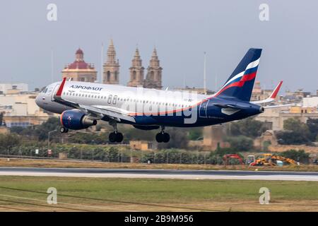 Aeroflot - Russian Airlines Airbus A320-214 (Reg: VQ-BST) landing runway 31, arriving from Moscow. Stock Photo