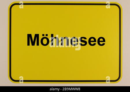 Illustration eines Ortseingangsschildes mit dem Schriftzug 'Möhnesee' Stock Photo