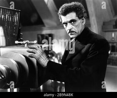 BORIS KARLOFF as Dr. Janos Rukh in THE INVISIBLE RAY 1936 director LAMBERT HILLYER Universal Pictures Stock Photo