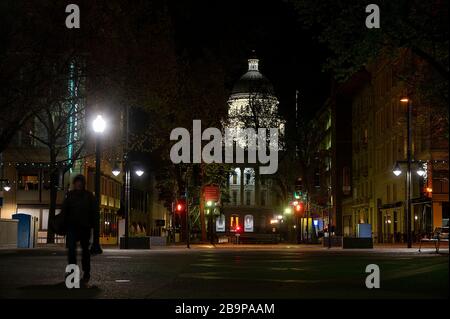 Sacramento, CA, USA. 24th Mar, 2020. The State Capital glow in the evening as over 40 million Californians shelter at home during the coronavirus outbreak on Tuesday, March 24, 2020 in Sacramento. Credit: Paul Kitagaki Jr./ZUMA Wire/Alamy Live News Stock Photo