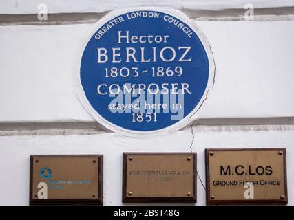 LONDON BLUE PLAQUE ENGLISH HERITAGE HECTOR BERLIOZ 58 QUEEN ANNE STREET MARYLEBONE Stock Photo