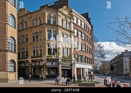 LONDON THE WALRUS AND CARPENTER LEWIS CARROLL PUB OR PUBLIC HOUSE IN LOVAT LANE Stock Photo