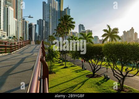 Panama City ocean promenade, Cinta Costera Balboa avenue / sidewalk with skyline backgound, Panama City, Central America Stock Photo