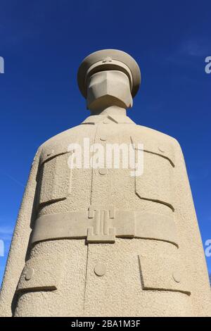 Carved Stone Soldier Sculptures at Langley Vale First World War Centenary Wood Surrey by sculptor Patrick Walls Stock Photo