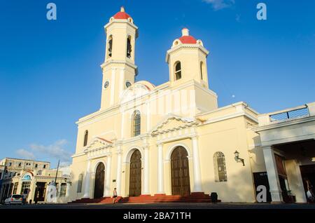 Santa Iglesia Catedral de la Purísima Concepción next to Jose Marti Park in the colonial town of Cienfuegos Stock Photo