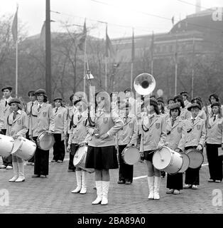 01 May 1978, Saxony, Leipzig: Fanfare procession - The 1st May 1978 in Leipzig - one year before the 30th anniversary of the GDR. In the background the central station. Exact date of recording not known. Photo: Volkmar Heinz/dpa-Zentralbild/ZB Stock Photo