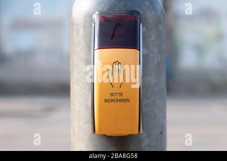 Dresden, Germany. 19th Mar, 2020. A request button is attached to a pedestrian traffic light. Credit: Sebastian Kahnert/dpa-Zentralbild/ZB/dpa/Alamy Live News Stock Photo