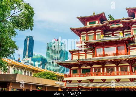 CHINATOWN / SINGAPORE,  28 APR 2018 - ARCHITECTURE OF FAMOUS BUDDHA TOOTH RELIC TEMPLE AND MUSEUM Stock Photo