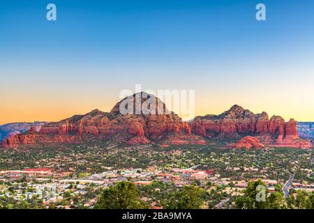 Sedona, Arizona, USA downtown cityscape and mountains. Stock Photo