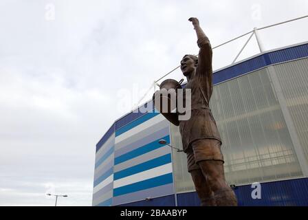 The statue of former Cardiff City captain Frederick Charles Keenor outside the Cardiff City Stadium Stock Photo