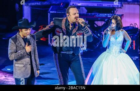 El cantante mexicano de música popular ranchera Pepe Aguilar, durante su presentación en el palenque de la ExpoGan 2016. *Foto: LuisGutierrez/NortePho Stock Photo