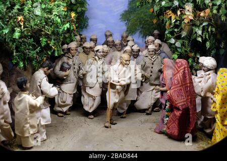 Scenes from the life of Mahatma Gandhi: Mahatma Gandhi started salt march from Sabarmati Ashram, Mani Bhavan Gandhi Museum in Mumbai, India Stock Photo