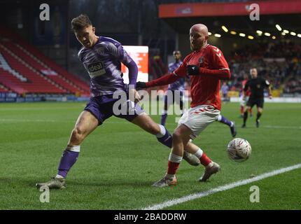 West Bromwich Albion's Dara O'Shea (left) and Charlton Athletic's Jonny Williams battle for the ball Stock Photo