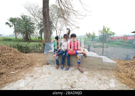 Portrait of children in Kumrokhali village, West Bengal, India Stock Photo