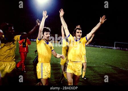 Nottingham Forest's Viv Anderson (left), Garry Birtles (centre) and Larry Lloyd (right) celebrate reaching their second successive European Cup Final Stock Photo