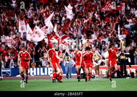 Nottingham Forest's Trevor Francis (right) celebrates his winning goal with teammates (l-r) John McGovern, Larry Lloyd, Tony Woodcock, John Robertson and Garry Birtles Stock Photo