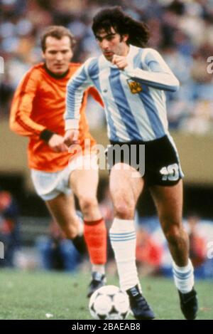 File:Mario kempes figurita crack.jpg - Wikimedia Commons