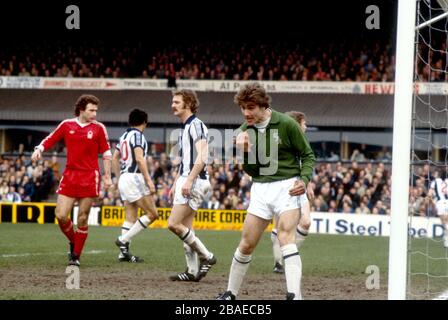 West Bromwich Albion goalkeeper Tony Godden shouts instructions to a teammate Stock Photo