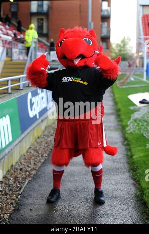 Leyton Orient mascot Theo the Wyvern Stock Photo