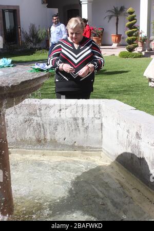 Paquita la del Barrio visited the Fox ranch and center where he had a meal with former Mexican President Vicente Fox and his wife Marta Sahagún during Stock Photo