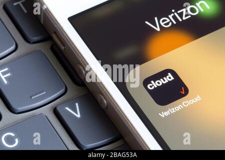 Verizon Cloud mobile app icon closeup. The cloud based application enables users to back up, sync, access, edit, and share content from mobile devices. Stock Photo