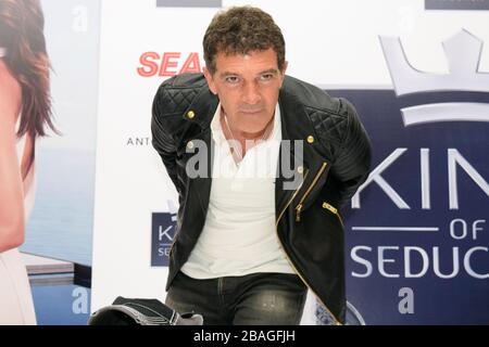 The Spanish actor Antonio Banderas, went to the Sears store to promote his fragrance King of Seduction, which I take to live with their Mexican fans a Stock Photo