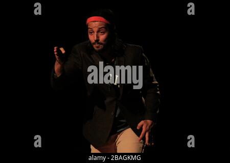 El actor Diego Luna durante la obra de teatro ¨ Cada Vez Nos Despedimos Mejor” de  en el Auditorio Cívico del Estado. 11Abril2014. HermosilloSonora Stock Photo