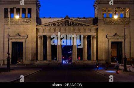 Munich, Germany. 28th Mar, 2020. The Königsplatz in front of the Propyläen is almost deserted. Credit: Sven Hoppe/dpa/Alamy Live News Stock Photo