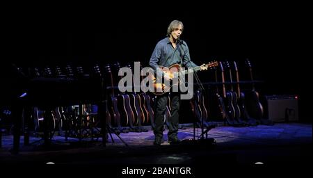 Savannah, United States Of America. 14th Jan, 2016. SAVANNAH GA - JANUARY 14: Jackson Brown performs at The Johnny Mercer Theatre on January 14, 2016 in Savannah, Georgia People: Jackson Brown Credit: Storms Media Group/Alamy Live News Stock Photo