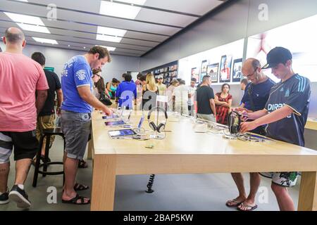 Miami Florida,Aventura mall,display case sale,Apple Store,Apple iPad,headphones,FL110825100 Stock Photo