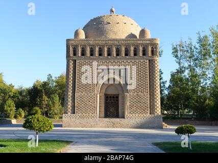 Samanid Mausoleum in Bukhara, Uzbekistan. Iconic example of the early Islamic architecture in Asia. Oldest funerary building in Central Asia. Stock Photo