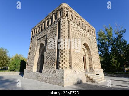 Diagonal view of Samanid Mausoleum in Bukhara, Uzbekistan. Early Islamic architecture in Asia. Square shaped structure built with brick / brickwork. Stock Photo