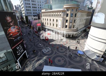 Seoul, South Korea. 29th Mar, 2020. Photo taken on March 29, 2020 shows a square in Seoul, South Korea. South Korea reported 105 more cases of the COVID-19 compared to 24 hours ago as of midnight Sunday local time, raising the total number of infections to 9,583. Credit: Xinhua/Alamy Live News Stock Photo