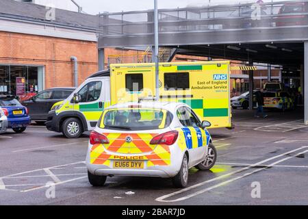 Brentwood, Essex, UK. 29th Mar, 2019. The supermarket Sainsbury in Brentwood, Essex has been sealed off by police in what is understood to be a covid-19 related incident. Multiple emergency vehicles in attendance Credit: Ian Davidson/Alamy Live News Stock Photo