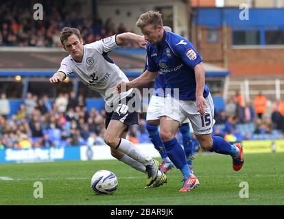 Leicester City's Andy King (left) and Birmingham City's Wade Elliott (right) battle for the ball Stock Photo