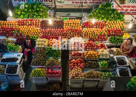 DA LAT / VIETNAM, 2 SEPTEMBER 2018 - Fruits and vegetables on a market in Da Lat Night Market. Stock Photo