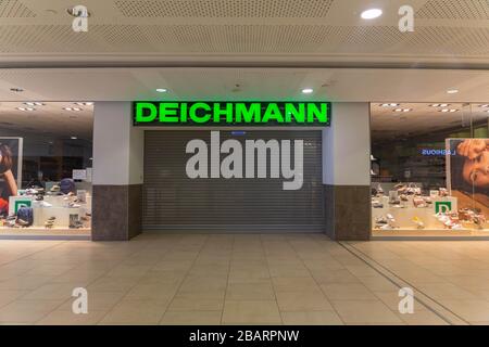 Deichmann shoes uk photography and images - Alamy