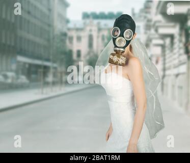 Cyberpunk Sposa Con Il Velo E Con Maschera Protettiva E Velo in Posizione  Fotografia Stock - Immagine di influenza, ragazza: 180104212