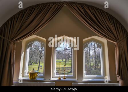 Cottbus, Germany. 25th Mar, 2020. View from windows in the Cavalierhaus in the Fürst-Pückler-Park Branitz. The renovation of the house is finished. Actually a restaurant and a pension should be opened here. However, this is not possible in the current Corona crisis. (to dpa "60 kilos of wild boar leg in the freezer: the Cavalierhaus is only sleeping") Credit: Patrick Pleul/dpa-Zentralbild/ZB/dpa/Ģ����ý Live News Stock Photo
