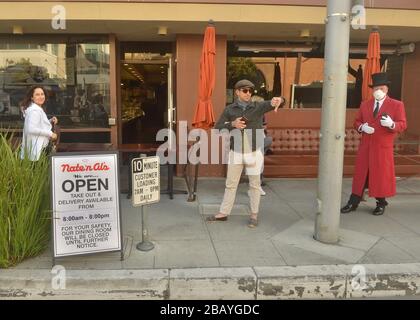 Los Angeles, California, USA. 30th Mar, 2020. Los Angeles, United States. 30th Mar, 2020. Though it was reported that Nate'n Al Delicatessen would close permanently on Sunday, March 29, 2020 after being in business in Beverly Hills since 1945 with a clientele including many entertainment industry legends the restaurant said, 'The media has incorrectly reported that Nate'n Al's is 'gone forever.'' The delicatessen will end takeout and delivery service but hopes to resume normal operations after the ban on.in-restaurant dining prompted by the coronavirus emergency is ended. Photo by Jim Ruymen/U Stock Photo